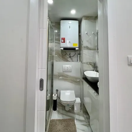 Center Apartment *